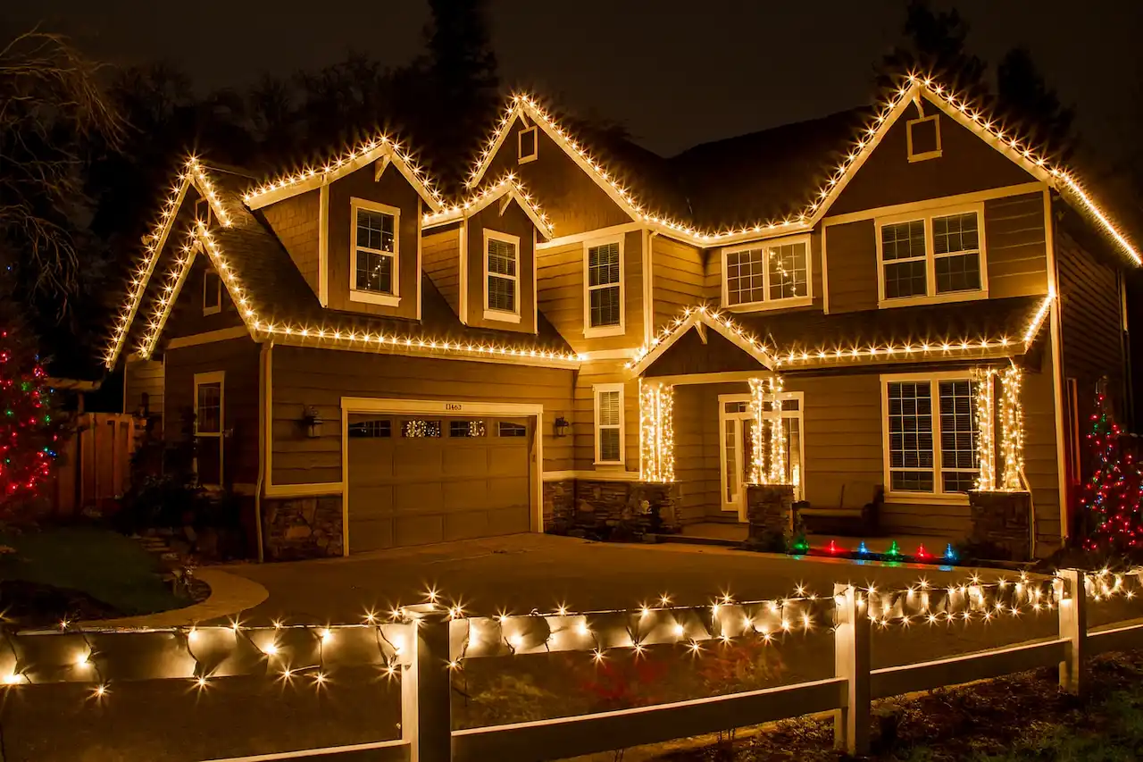 Professional holiday lighting installation in Lincoln, Rocklin, Roseville